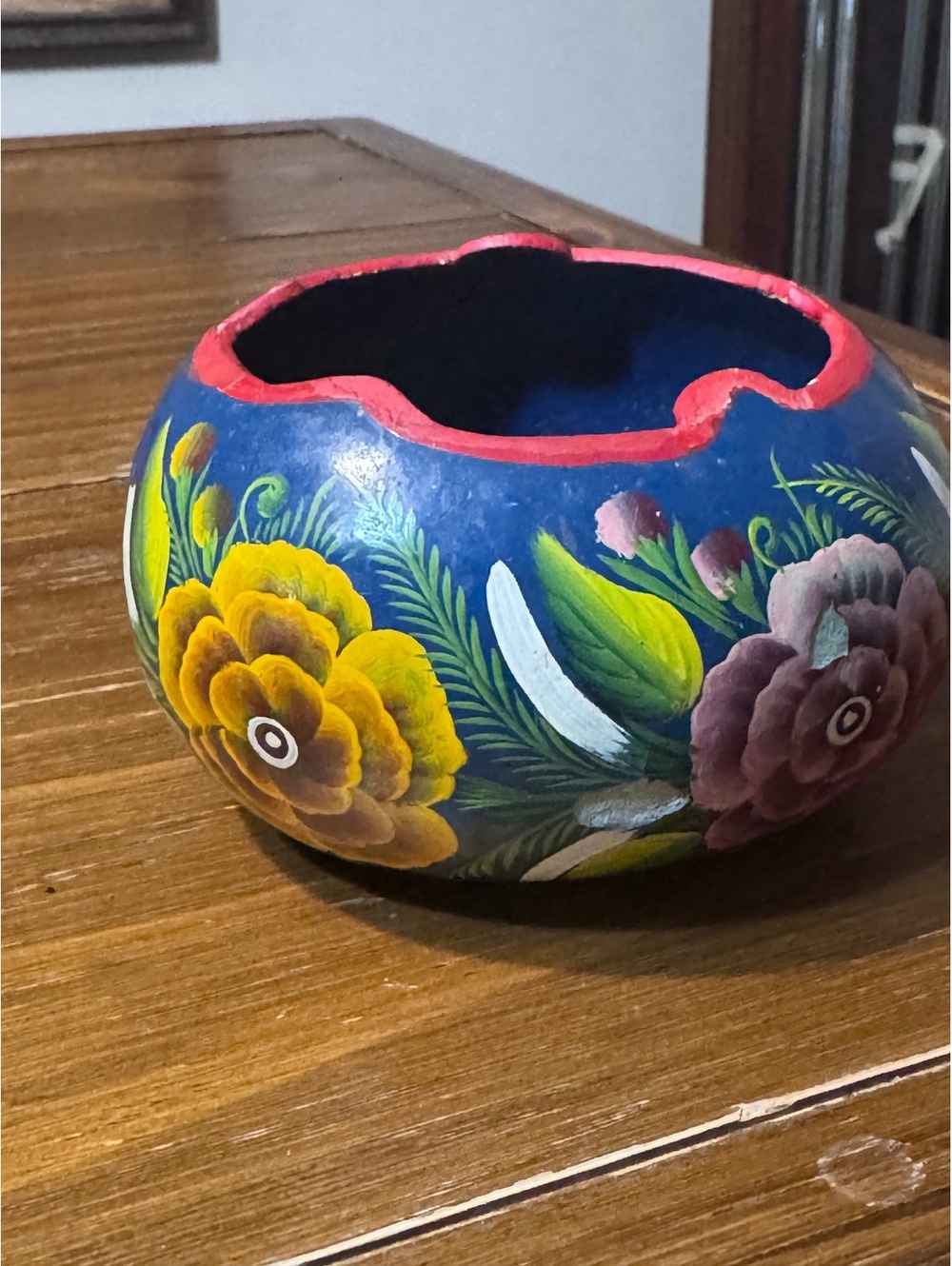 Vintage Mexican Hand Painted Gourd Bowl Floral Folk Art Blue Red Jicara 5”